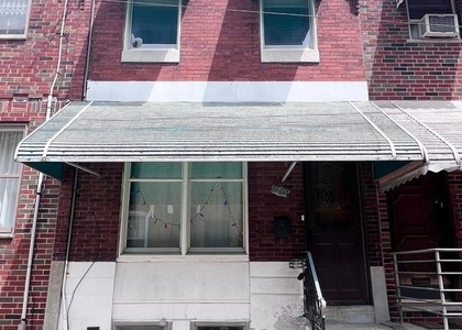 1211 Daly Street - Photo 1