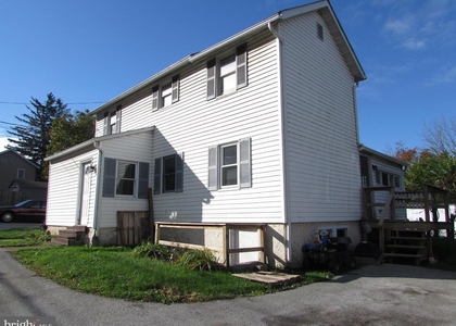 907 Middle Street - Photo 1