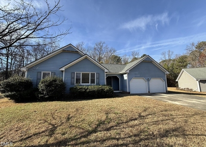 405 Avent Circle - Photo 1