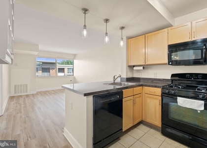 800 4th Street Sw - Photo 1