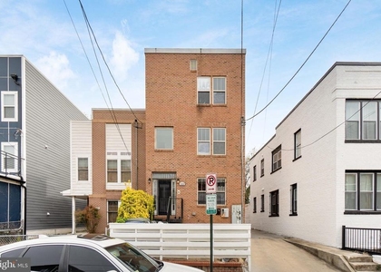 1829 Providence Street Ne - Photo 1