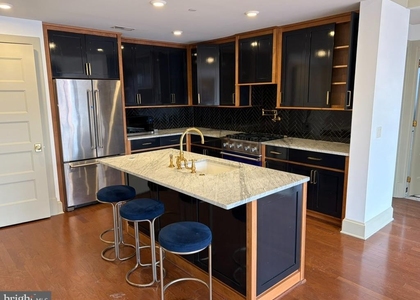 1301 H Street Ne - Photo 1