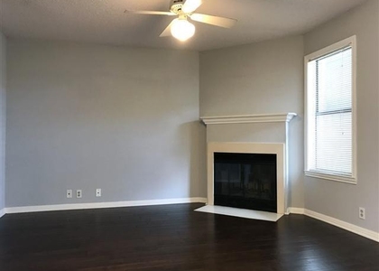 502 W 17th St - Photo 1