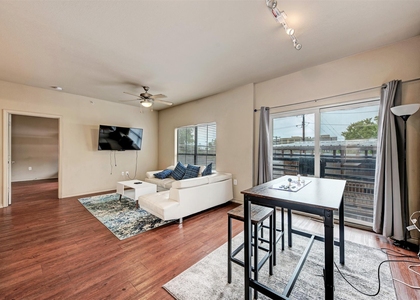 5117 N Lamar Blvd - Photo 1