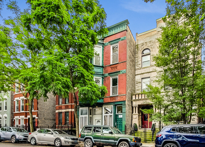 1645 W Huron Street - Photo 1