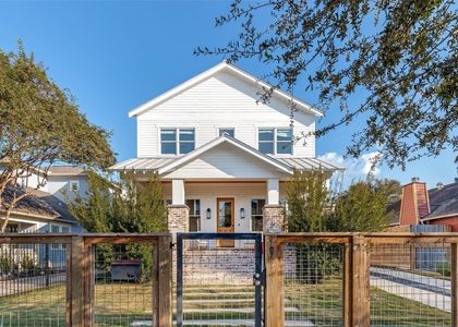 709 E 13th Street - Photo 1