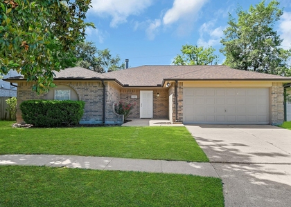 2910 Norwich Street - Photo 1