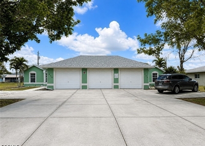 509 Ne 24th Place - Photo 1