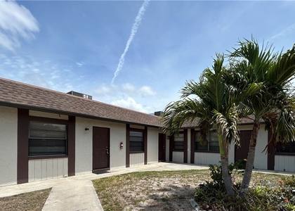 3805 Se 11th Avenue - Photo 1