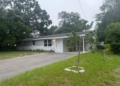 10601 N 52nd Street - Photo 1