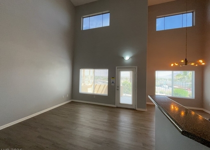 4915 E Russell Road - Photo 1