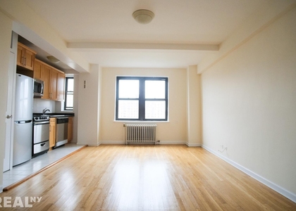 Amsterdam Ave - Photo 1