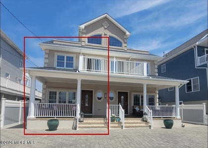 10 3rd Avenue - Photo 1
