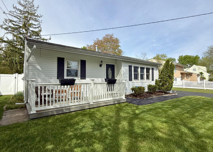 878 Salem Drive - Photo 1