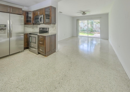 305 S Federal Highway - Photo 1