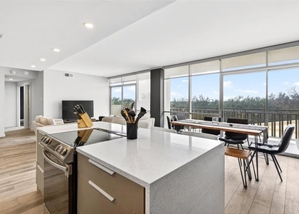 6211 Northwest Highway - Photo 1