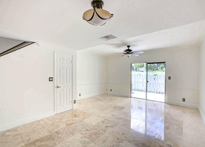 2855 Ne 15th Street - Photo 1