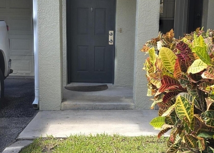 108 Sw Peacock Boulevard - Photo 1