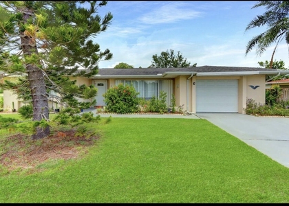 216 Ne Mainsail Street - Photo 1
