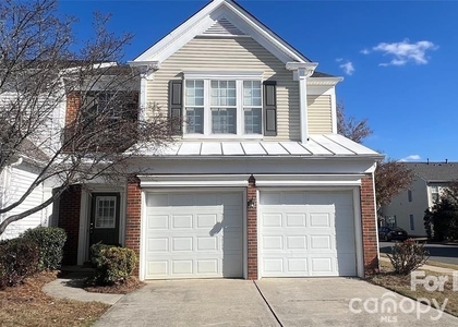 10232 Garmoyle Street - Photo 1
