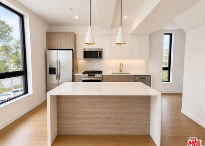 1257 N Detroit Street - Photo 1