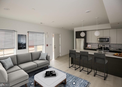 1250 N Taney - Photo 1