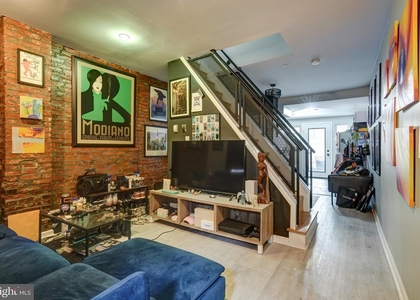 145 W Wilt Street - Photo 1