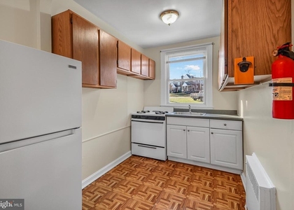 808 Windermere Road - Photo 1
