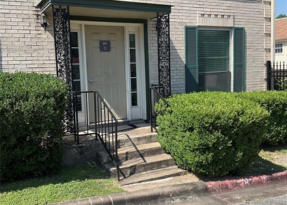 901 E Oltorf St - Photo 1
