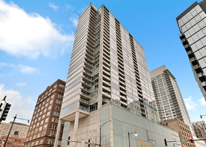 611 S Wells Street - Photo 1