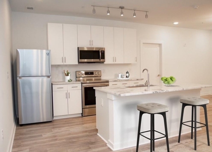 525 Parkway Drive Ne - Photo 1