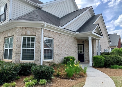 1733 Oakbrook Lane Nw - Photo 1