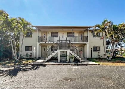 4530 Sw 10th Avenue - Photo 1