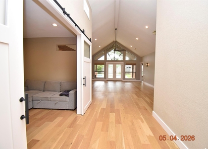 421 Creekside Drive - Photo 1