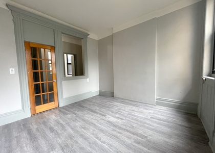  East 7th Street - Photo 1