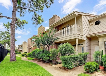 800 Country Place Drive - Photo 1