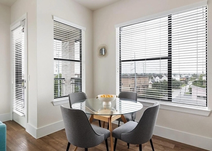 1508 Blodgett Street - Photo 1