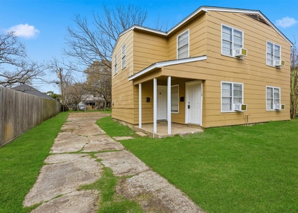 1028 5th Avenue N - Photo 1