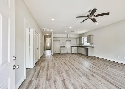 440 Ave B - Photo 1