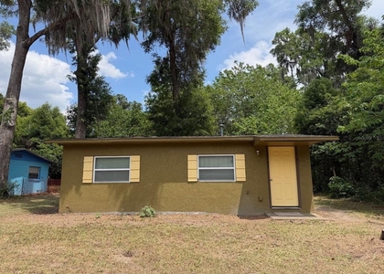 2109 Se 45th Terrace - Photo 1