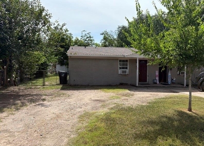 1213 8th Street - Photo 1
