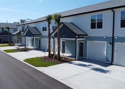 1019 E Caroline Street - Photo 1