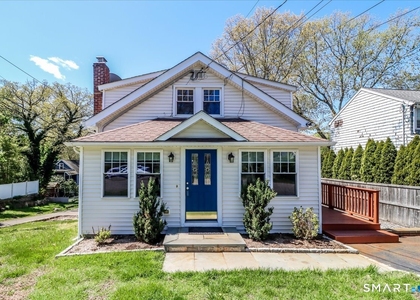 25 Maplewood Avenue - Photo 1