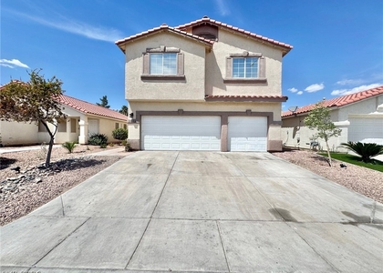 1092 Whispering Birch Avenue - Photo 1