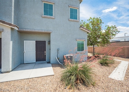 2715 Amazing Meadows Avenue - Photo 1