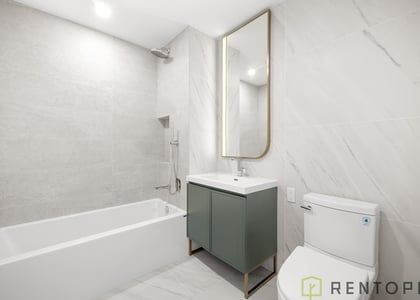 960 Franklin Ave - Photo 1