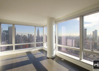 Tenth Avenue - Photo 1
