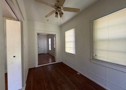 708 College Street - Photo 1