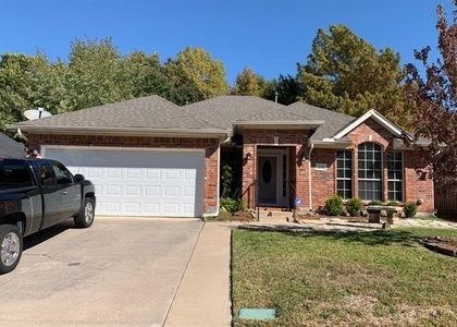 2921 Meadow Glen Drive - Photo 1