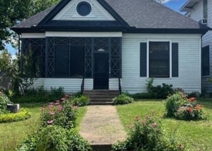 626 W Chestnut Street - Photo 1